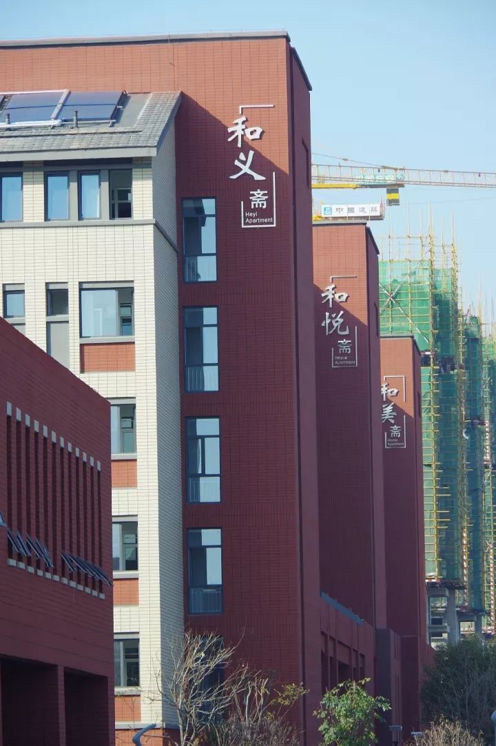今天,安丘一中"搬新家了"!新校区颜值爆表!