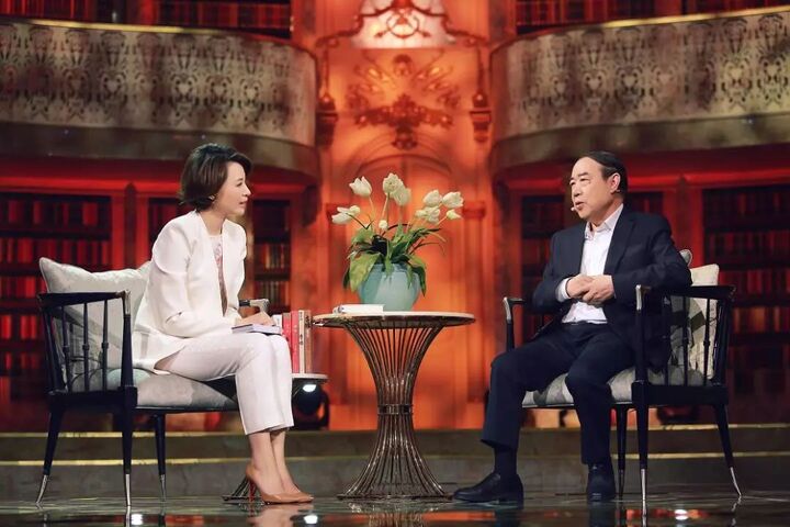 娱乐 正文 董卿与"文学奇才"贾平凹 其实,朗读可以无惧恶劣的天气与