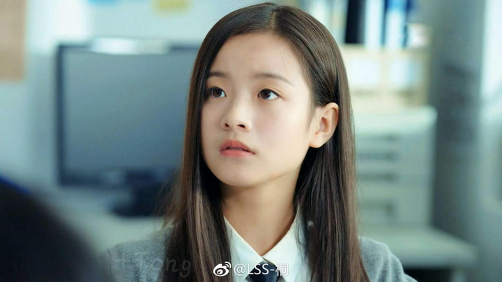 徐静蕾接班人李庚希,刚刚18岁的"初恋脸"已站定00后小花一席