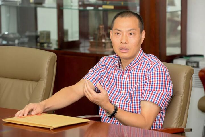 等《中国机长》上映时,川航英雄机长可能已经