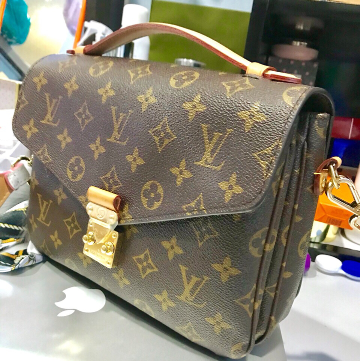 lv 邮差包m40780 pochette metis经典老花的复古包