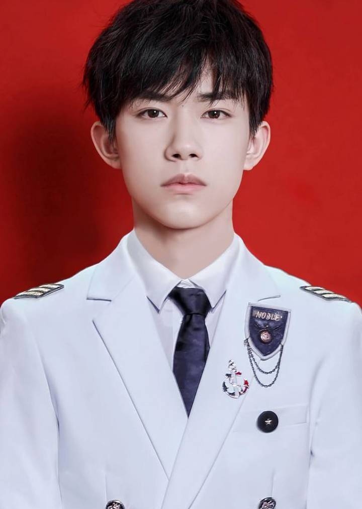 邻家少年初长成——易烊千玺
