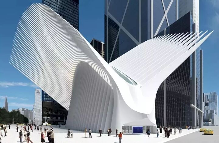 如果说 密尔沃基美术馆有着海鸟飞舞的壮观 那么世贸中心交通枢纽的