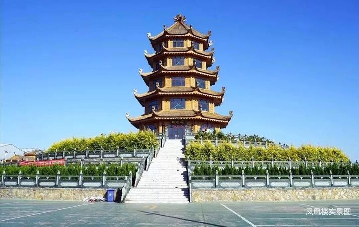 7万㎡欧陆皇家园林,展原生之魅力,再现诗意风华;3000㎡御景阔湖,临湖