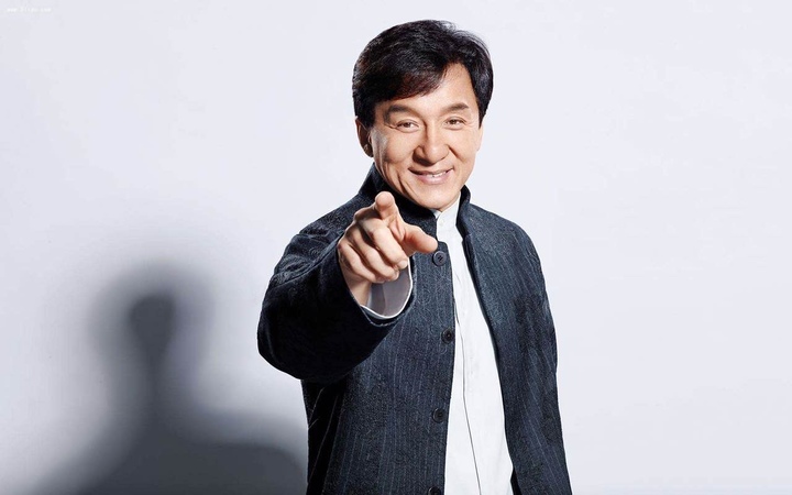 如何评价成龙?