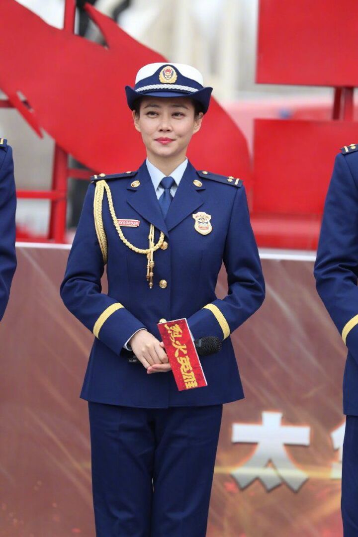 黄晓明杜江饰演消防员,《烈火英雄》阵容强大,谭卓穿制服太帅了