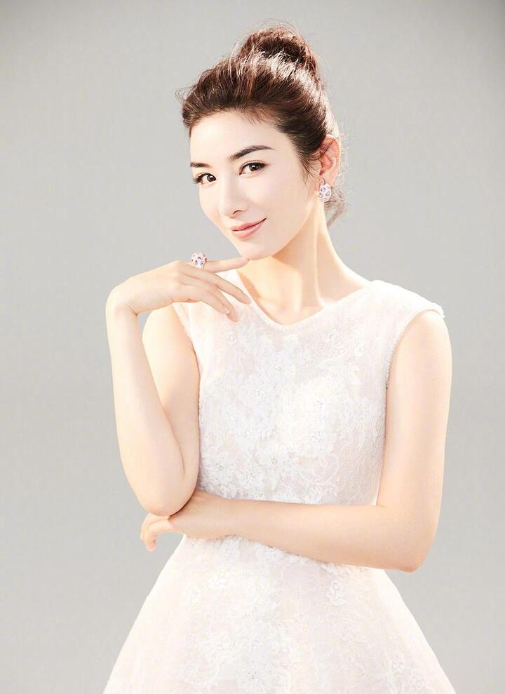 40岁黄奕近照, 曾经的当红一线女演员, 如今坐轮椅让人唏嘘