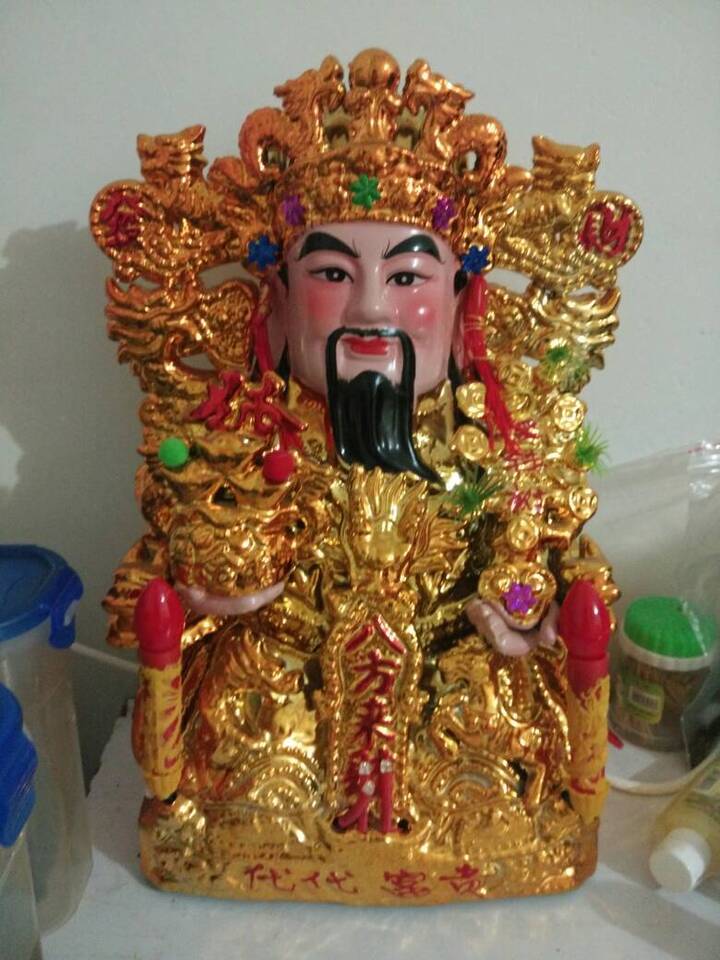 帮我看看这是文财神还是武财神,如何摆放?谢谢