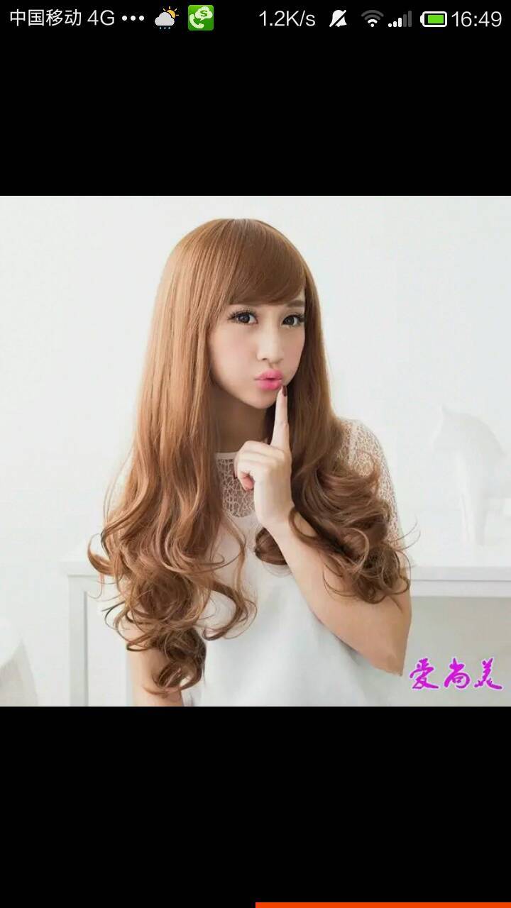 女生三七分大卷发型图片