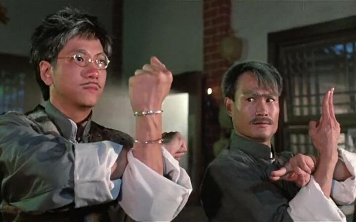 为什么都喜欢看林正英的僵尸片!