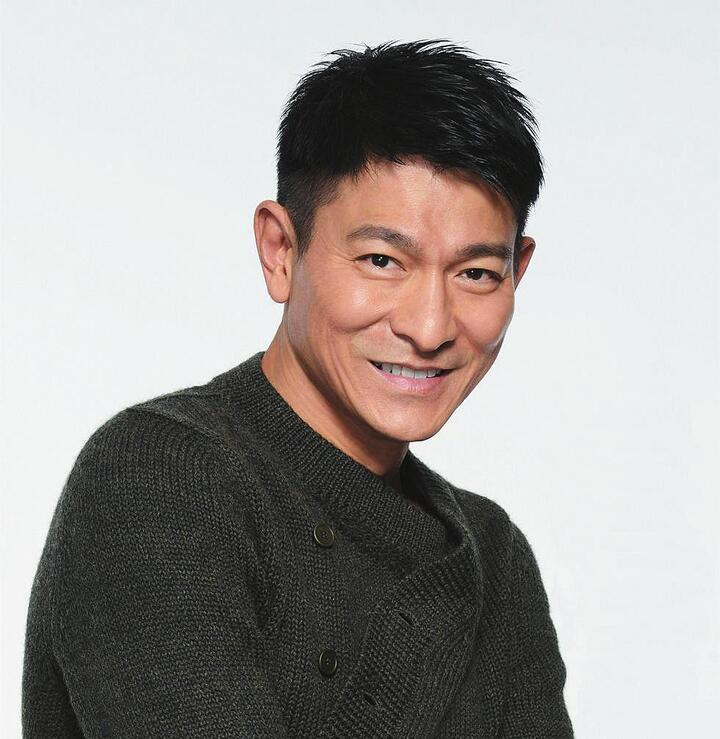 女大十八变! 刘德华与女儿现身商场逛, 女儿长成了大人的模样啦