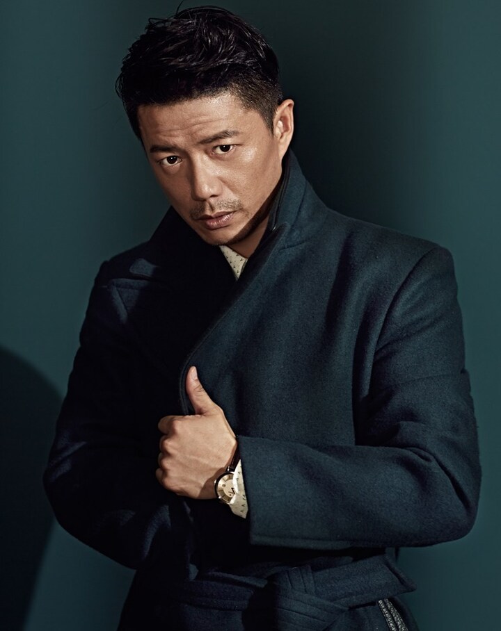 段奕宏登杂志封面
