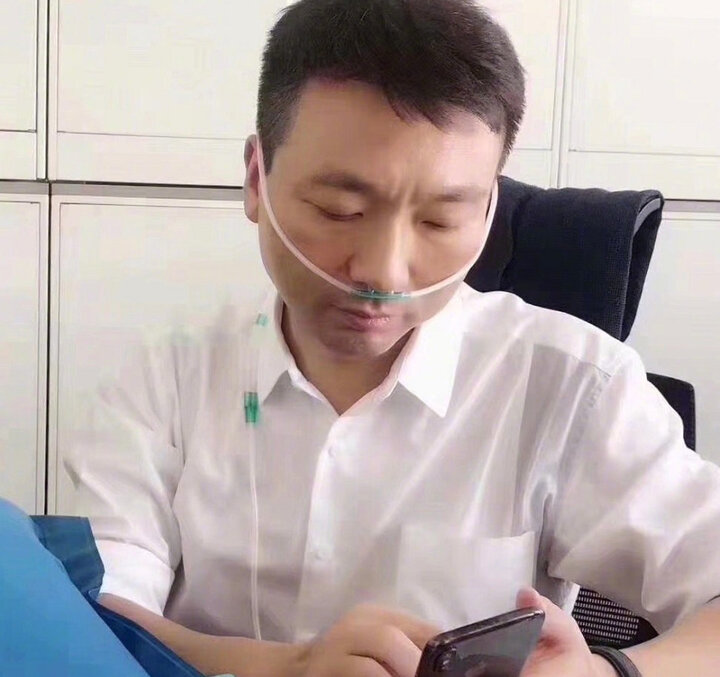 心疼康辉海霞,解说累到缺氧!幕后吸氧照片曝光,所有人