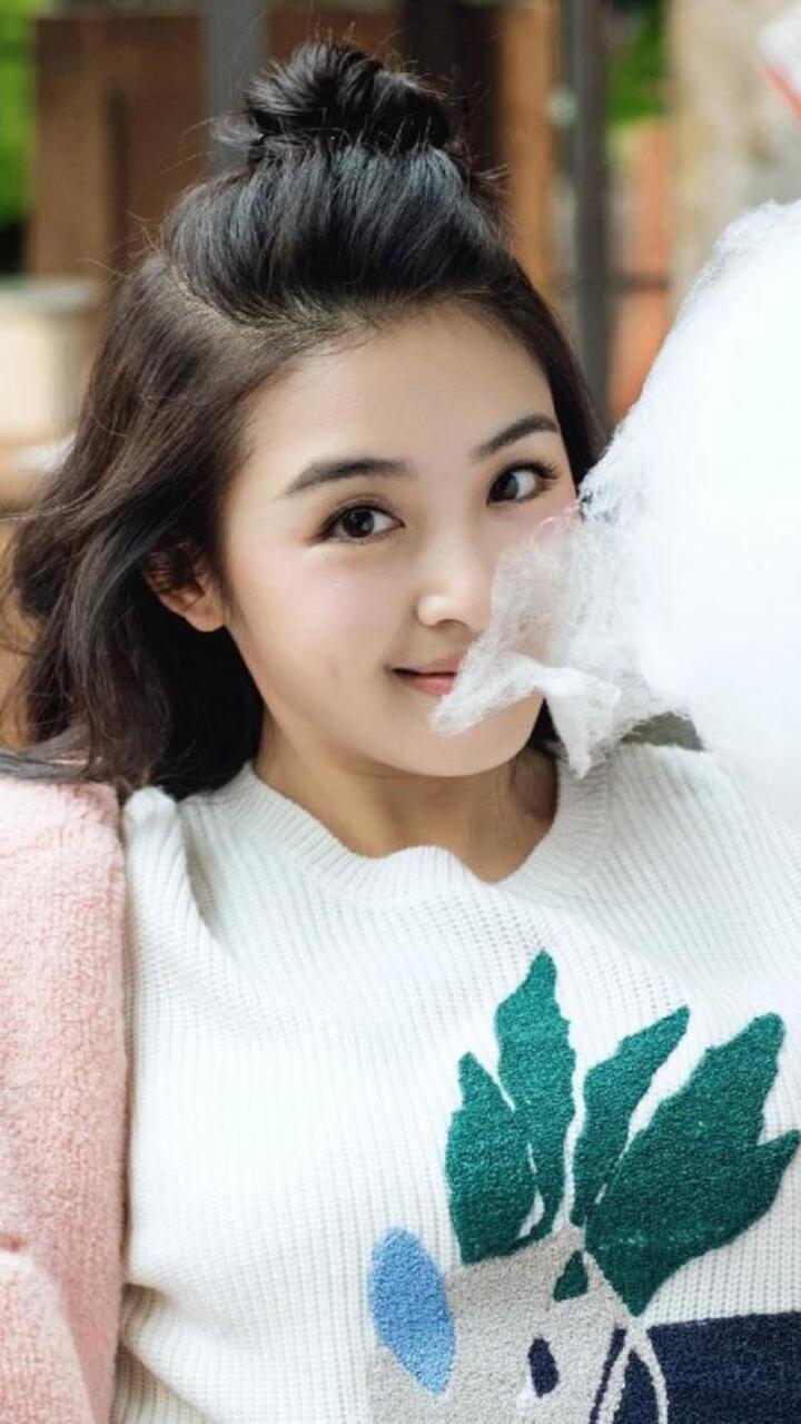 明星精美壁纸:张含韵