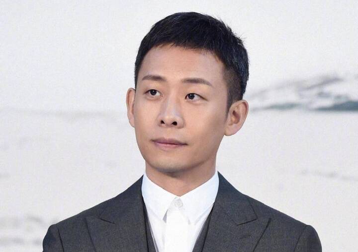 张译新剧官宣,与小24岁赵今麦搭档关系成谜,是情侣还是父女?
