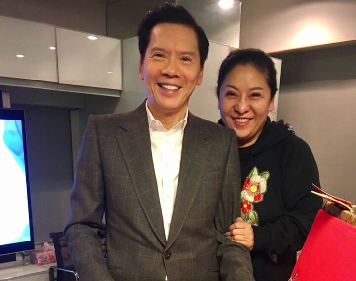 儿子向佐结婚众明星送祝福,向华强圈中地位可见一斑