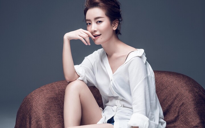 小燕子李晟产后复工,自曝已进入减肥状态,这才是宝妈