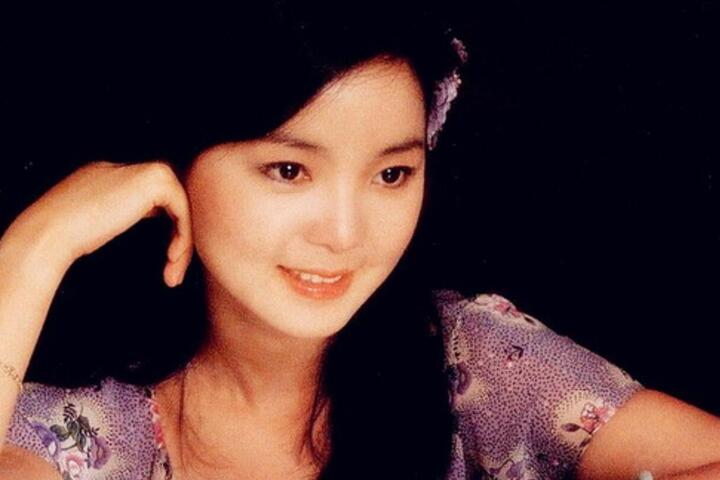 陈妍希确认搭档何润东饰演一代歌后邓丽君,网友:二者确实神似