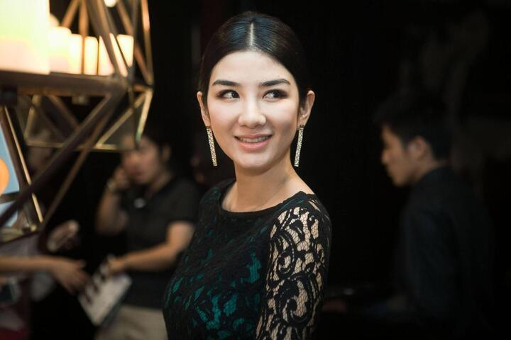 黄奕痛失5.5亿,前夫美国得子赠妻5.5亿,网友: 可惜, 当初瞎了眼!