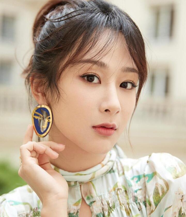 90后四小花旦之一"杨紫"代表作品《家有儿女》《欢乐颂》真漂亮