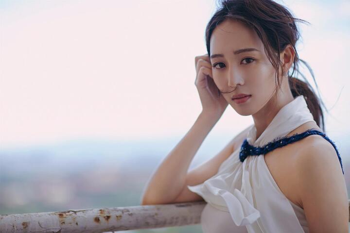 张钧甯被封后宫第一吃货 《如懿传》见面会重演海兰叫姐姐