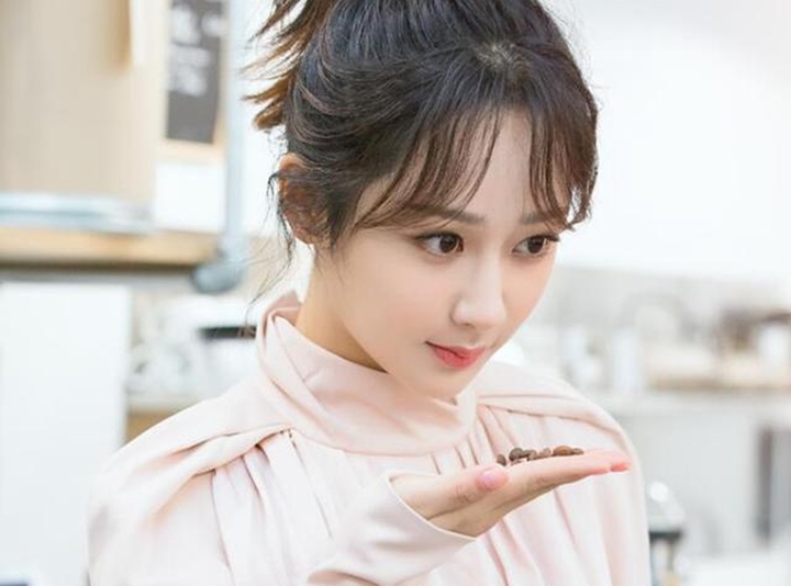 杨紫拒绝参演《欢乐颂3》引争议,她教科书式回应,引网友大赞