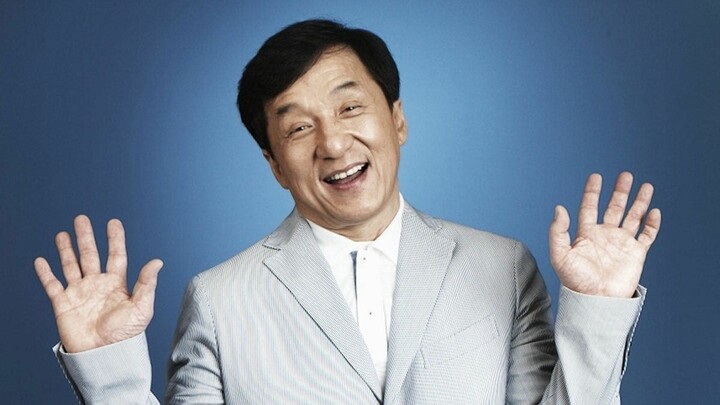 成龙怒怼小鲜肉在片场干这些事,网友回怼:大哥先管好
