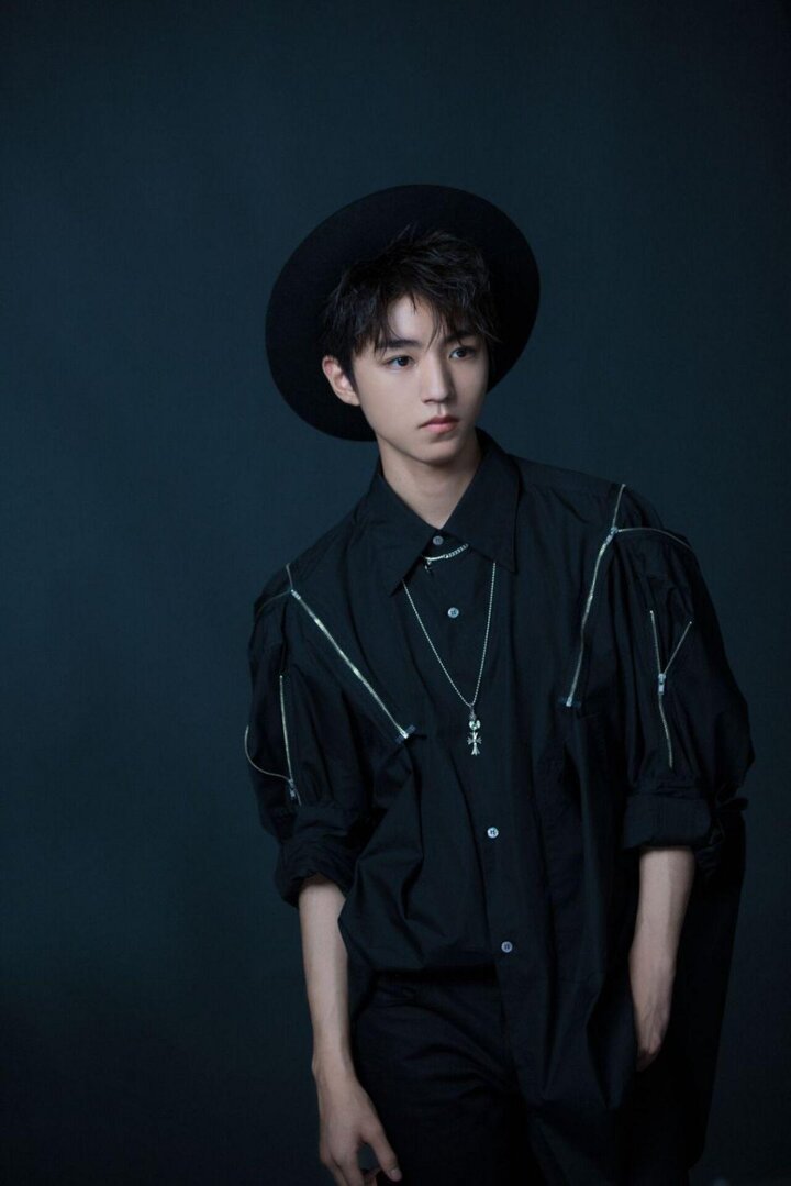tfboys节目中跳舞:王俊凯跳太空步,王源跳鬼步,千玺更