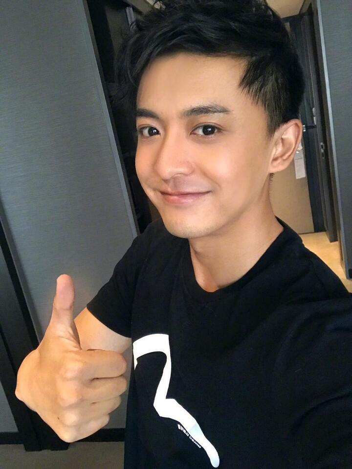 李晟李佳航喜得贵子,宝宝重七斤二两,眼睛又大又圆