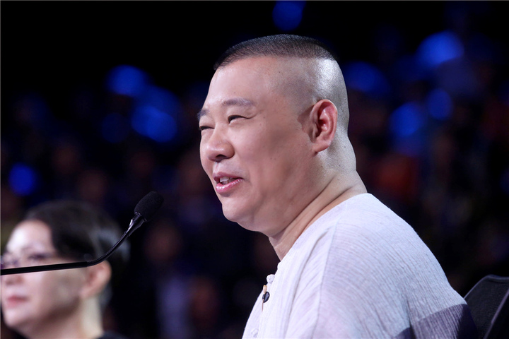 继鹿晗,蕾哈娜后,郭德纲再度撞衫王源,实力演绎买家秀