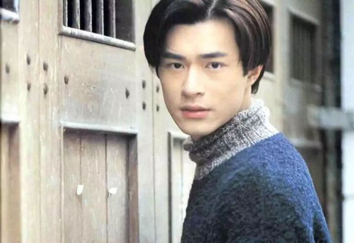 古天乐凭"半首歌"击败陈奕迅获我最喜爱男歌手,台上罕见开金口