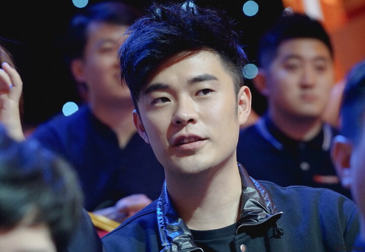 同为大学舍友,陈赫英语真比郑凯差这么多?老师:他当过