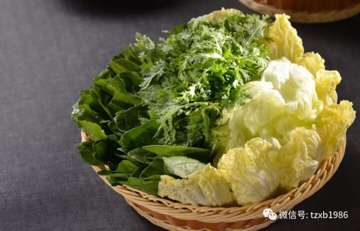 新鲜的蔬菜拼盘