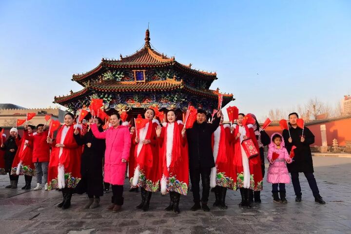 沈阳全城"快闪"迎新春!歌唱《我和我的祖国》