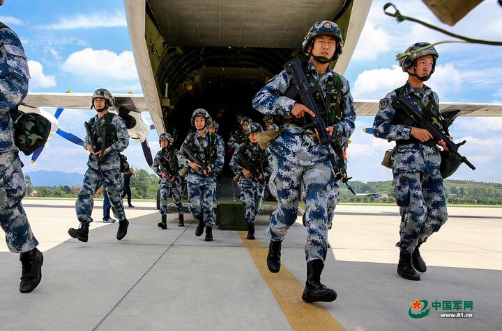 空降"准军官"的毕业考,千里机降开进演练场