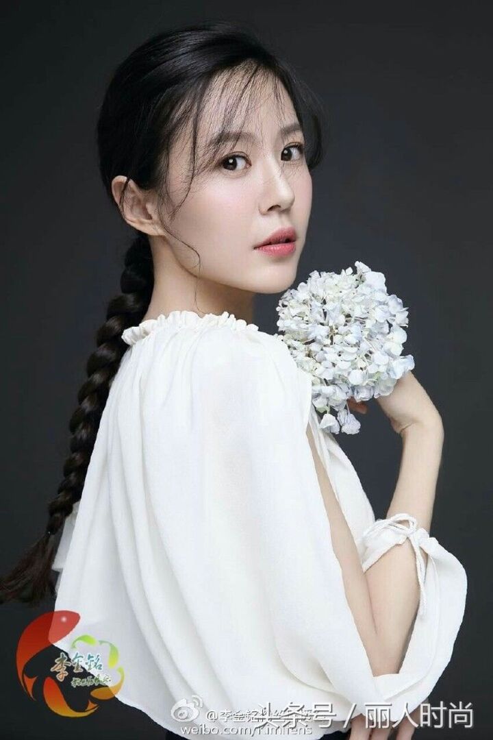 李金铭,《爱情公寓》秀丽的"宅女"陈美嘉,穿搭越来越