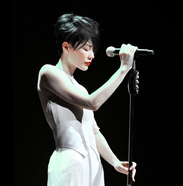 王菲广为人知的代表作,作曲者脑溢血昏迷,作词者24岁