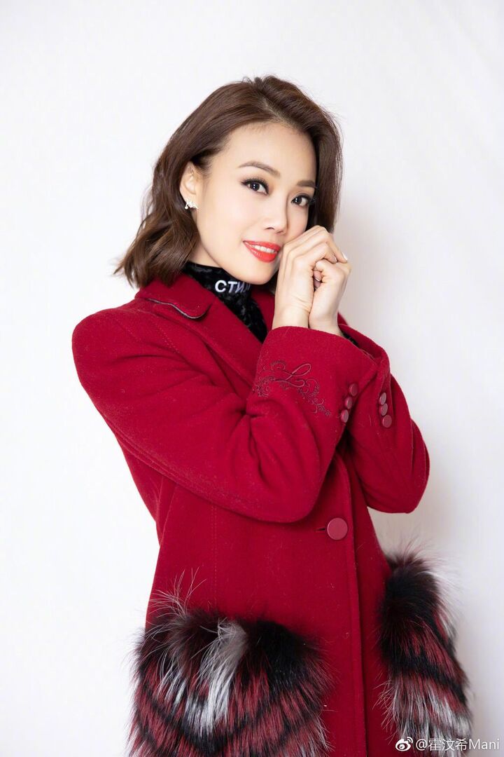 容祖儿春晚造型曝光 深红外套喜气洋洋