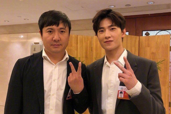 沈腾:我两个粉丝接机,杨迪:我粉丝接机迟到,我等他们