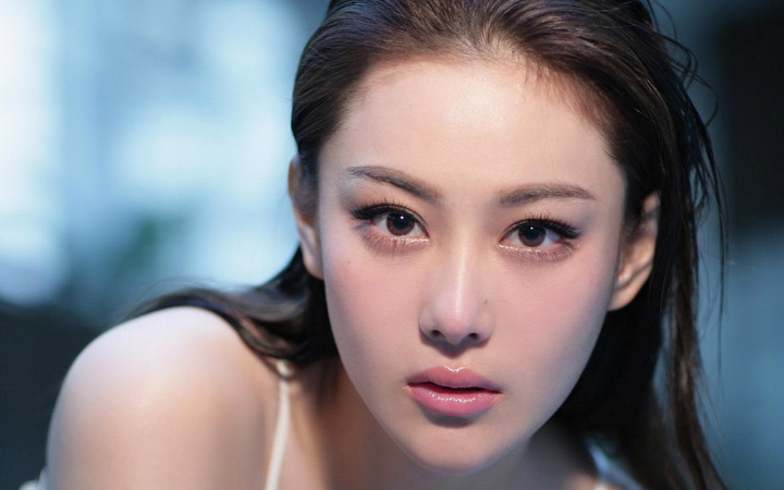 足球宝贝张馨予惊艳性感养眼写真桌面壁纸(一)