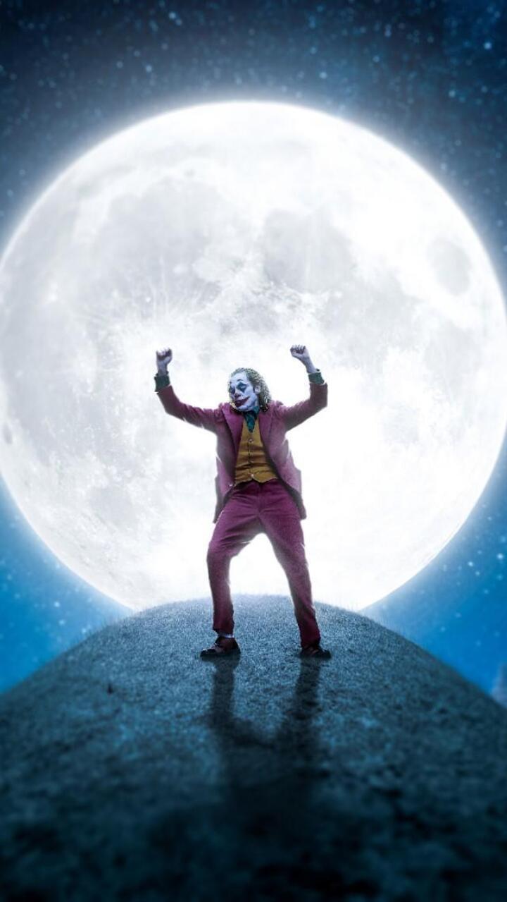 超清壁纸:最真实的小丑,是自我放逐与精神空虚的矛盾体