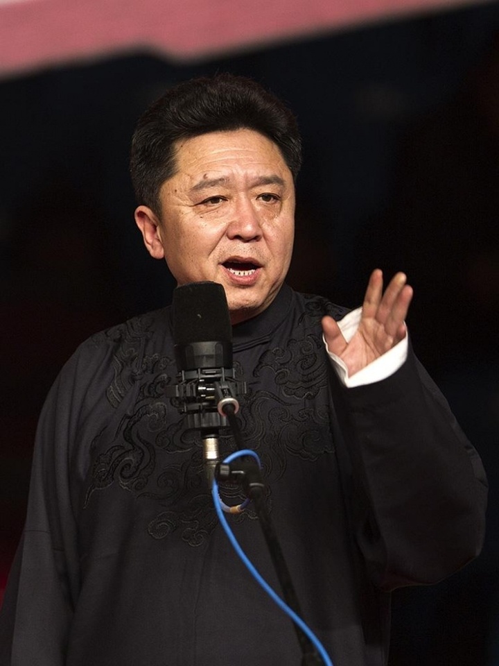 不敢相信!抽烟喝酒烫头的于谦竟然是北京摇滚协会副会长?